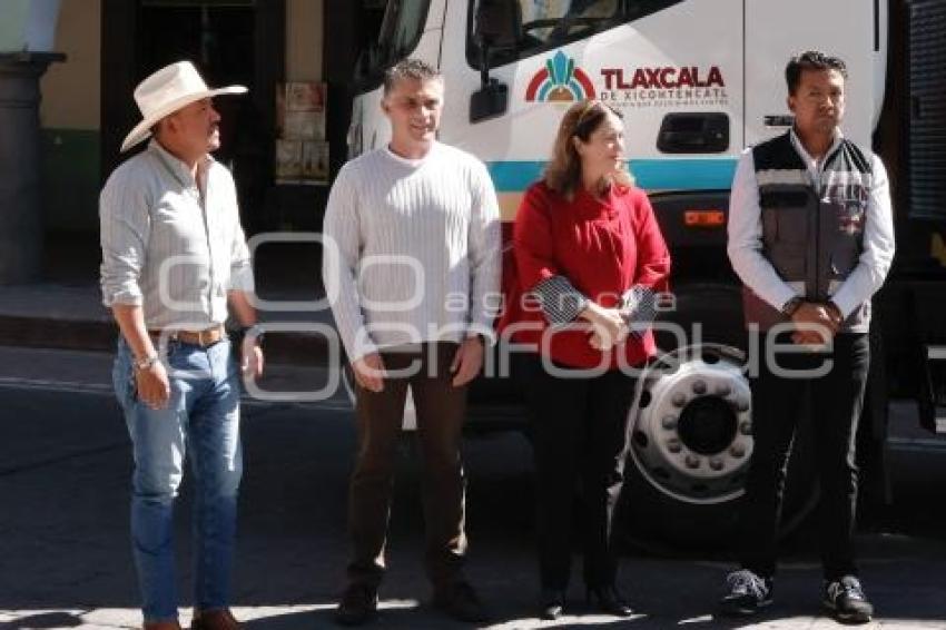 TLAXCALA . ENTREGA DE CAMIONES