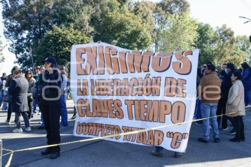 MANIFESTACIÓN . DOCENTES