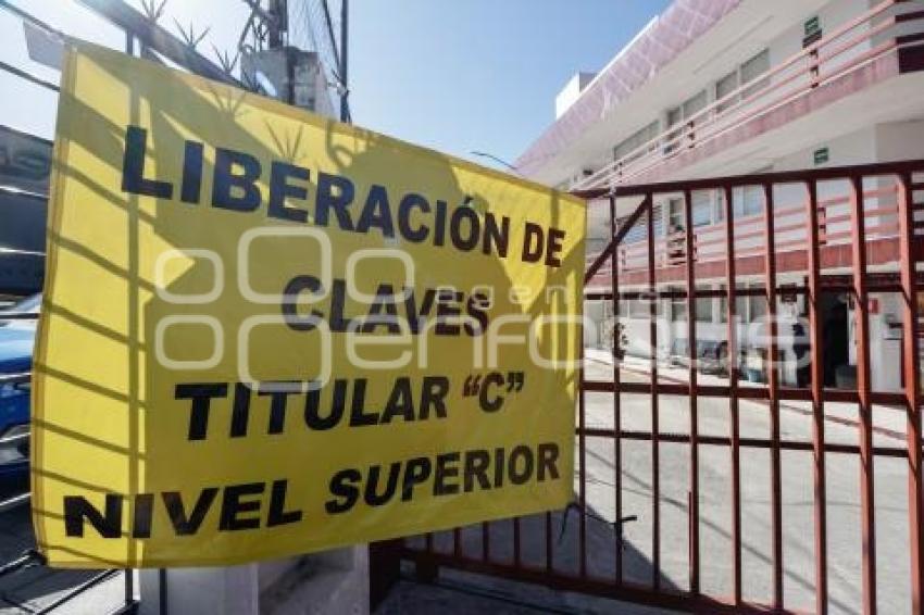 MANIFESTACIÓN . DOCENTES