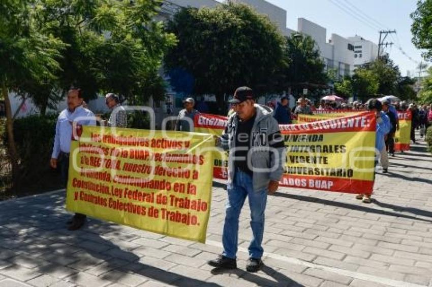 MANIFESTACIÓN . TRABAJADORES BUAP