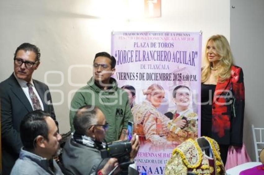 TLAXCALA . NOVILLADA ROSA