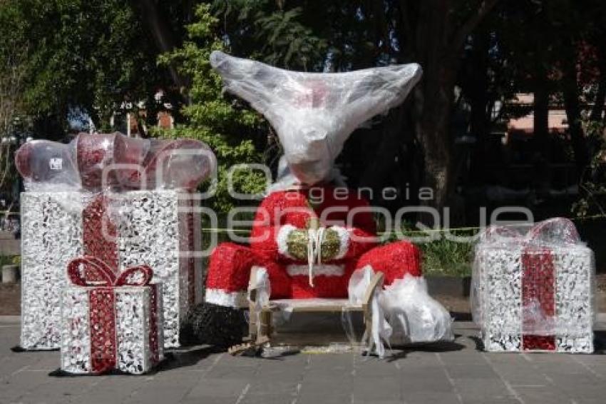 AYUNTAMIENTO . ADORNOS NAVIDEÑOS