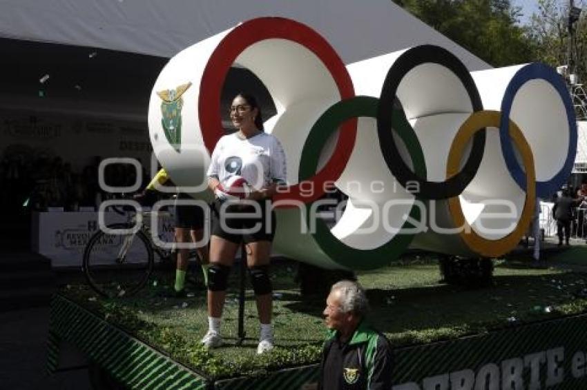 DESFILE ANIVERSARIO DE LA REVOLUCIÓN MEXICANA