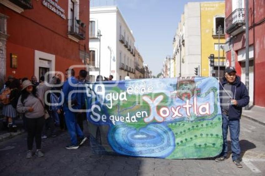 MANIFESTACIÓN . DEFENSORES DEL AGUA