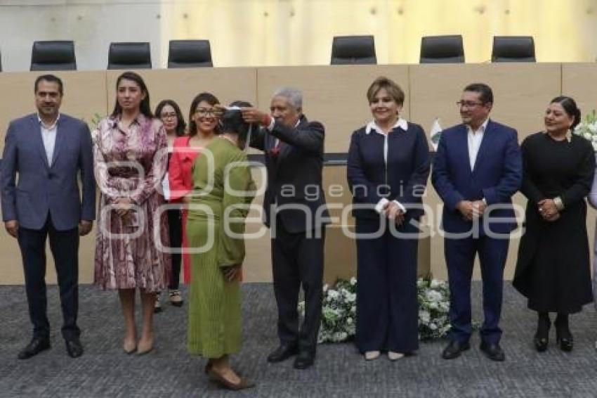 CONGRESO . MEDALLA MÉRITO DOCENTE
