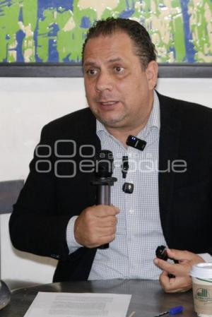 MORENA . ALEJANDRO CARVAJAL