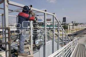 VÍA ATLIXCÁYOTL . PUENTE PEATONAL