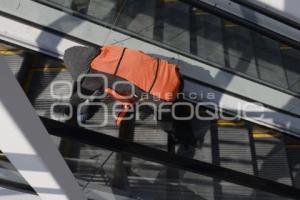 VÍA ATLIXCÁYOTL . PUENTE PEATONAL