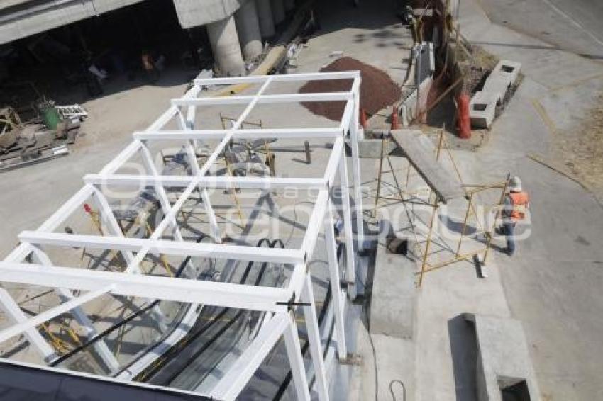 VÍA ATLIXCÁYOTL . PUENTE PEATONAL