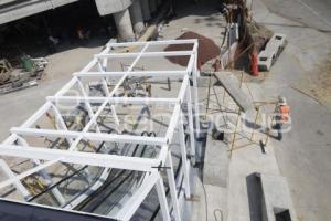 VÍA ATLIXCÁYOTL . PUENTE PEATONAL