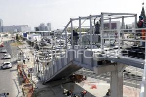 VÍA ATLIXCÁYOTL . PUENTE PEATONAL