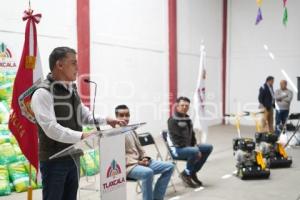TLAXCALA . ENTREGA DE MEZCLA ASFÁLTICA