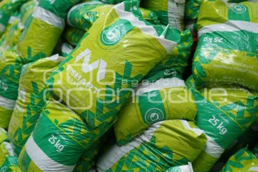 TLAXCALA . ENTREGA DE MEZCLA ASFÁLTICA