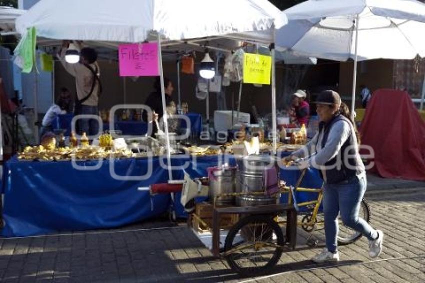 LA VILLITA . VENDEDORES AMBULANTES