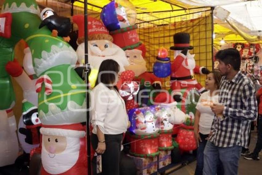 PLAZA LOS GALLOS . FERIA NAVIDEÑA