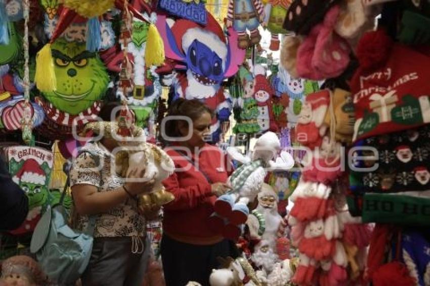 PLAZA LOS GALLOS . FERIA NAVIDEÑA