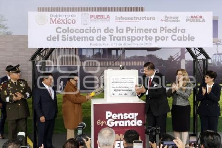 PRIMERA PIEDRA CABLEBUS