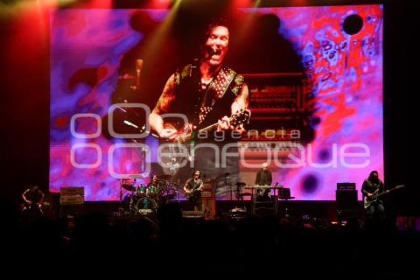 CONCIERTO . CAIFANES