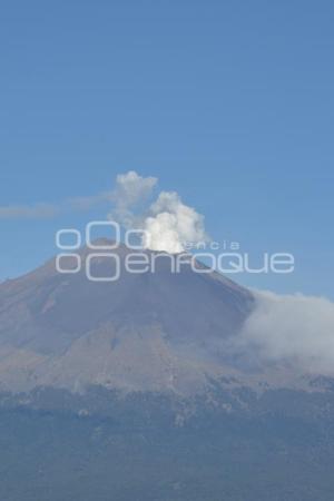 VOLCÁN POPOCATÉPETL . FUMAROLA