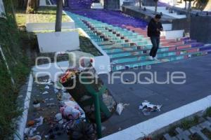 TLAXCALA . BASURA . ESCALINATAS