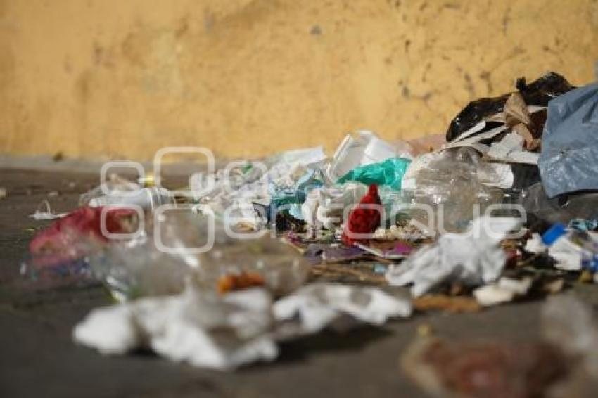 TLAXCALA . BASURA . ESCALINATAS