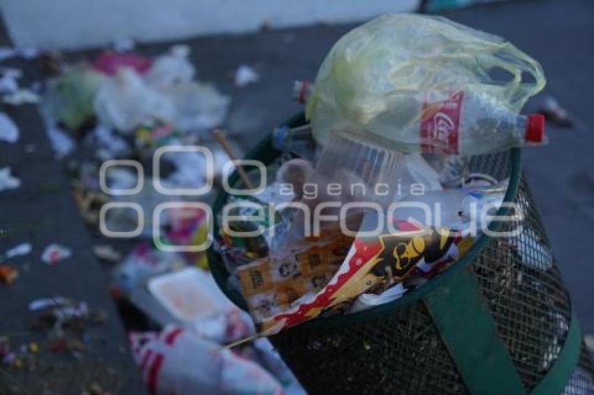 TLAXCALA . BASURA . ESCALINATAS