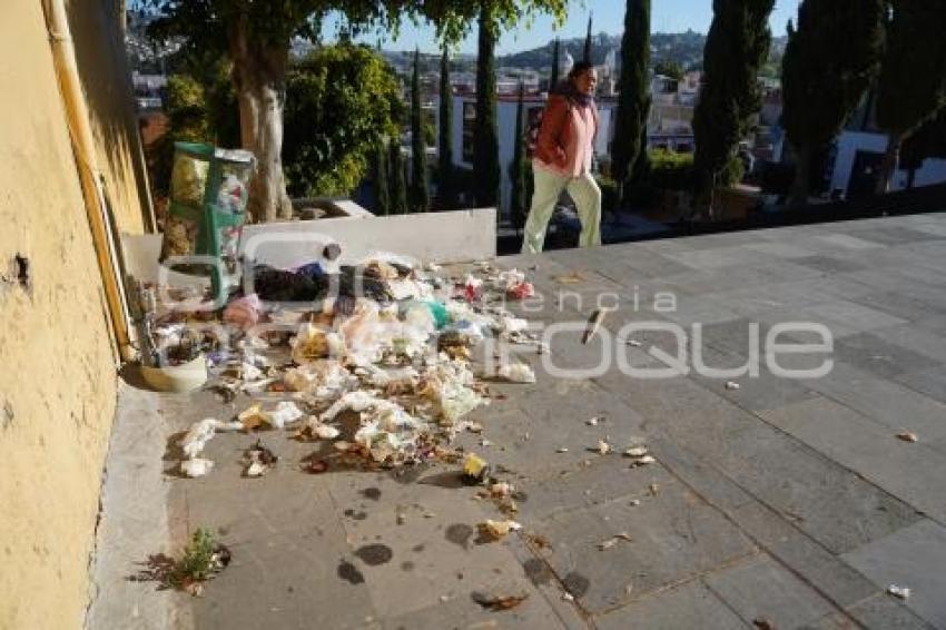 TLAXCALA . BASURA . ESCALINATAS