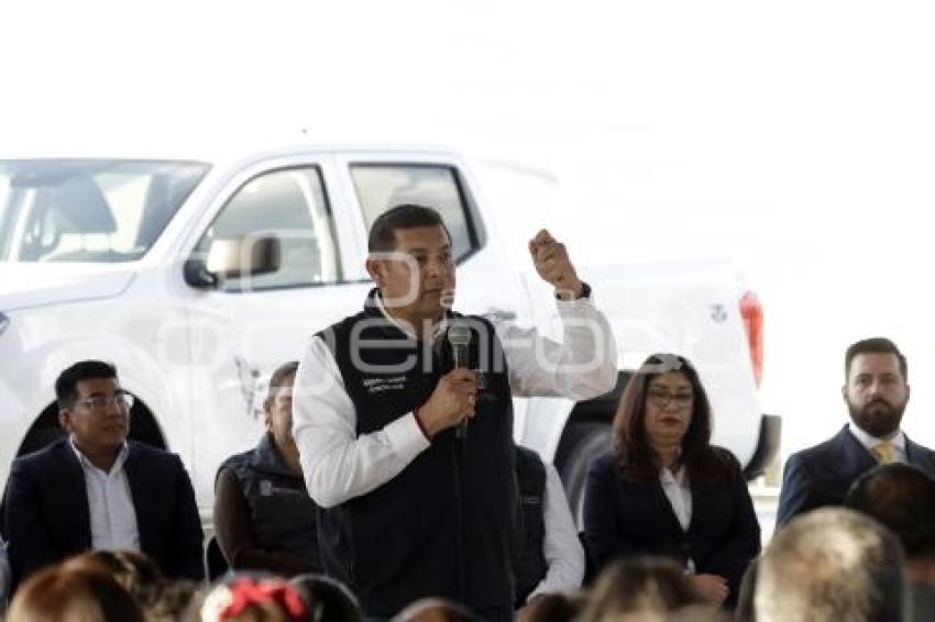 GOBIERNO DEL ESTADO . ENTREGA UNIDADES FGE