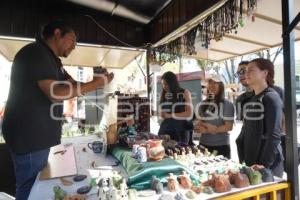 TLAXCALA . ARTESANOS PLAZA XICOHTÉNCATL