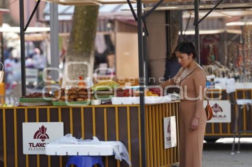 TLAXCALA . ARTESANOS PLAZA XICOHTÉNCATL