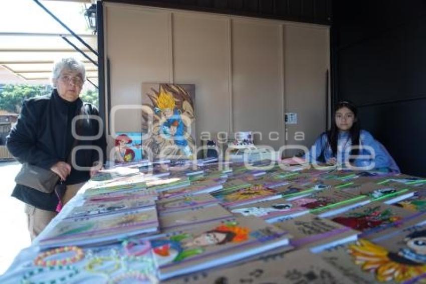 TLAXCALA . ARTESANOS PLAZA XICOHTÉNCATL