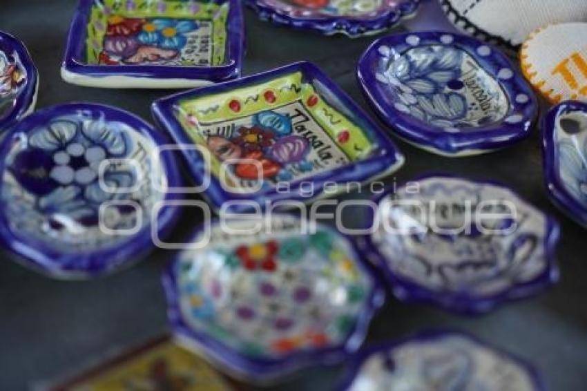 TLAXCALA . ARTESANOS PLAZA XICOHTÉNCATL