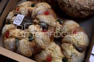 TURISMO . FERIA DE LA ROSCA