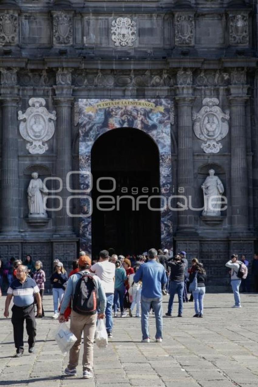 CATEDRAL . PUERTA DEL PERDÓN