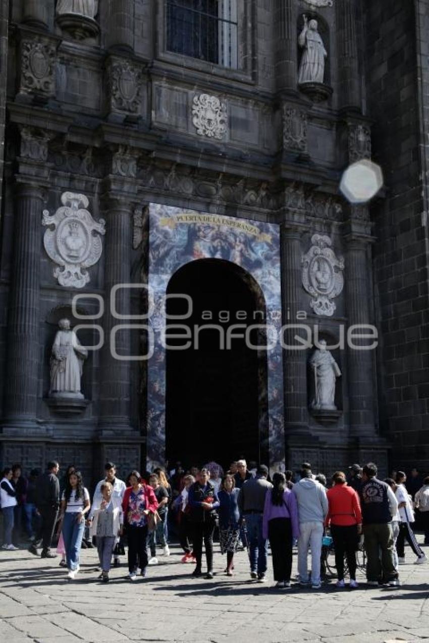 CATEDRAL . PUERTA DEL PERDÓN