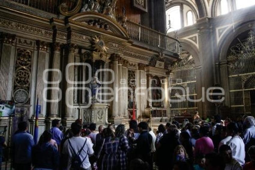 CATEDRAL . PUERTA DEL PERDÓN