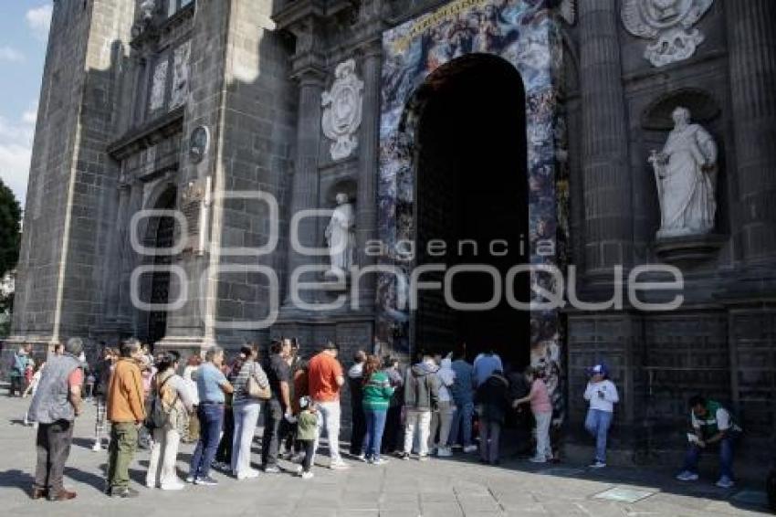 CATEDRAL . PUERTA DEL PERDÓN