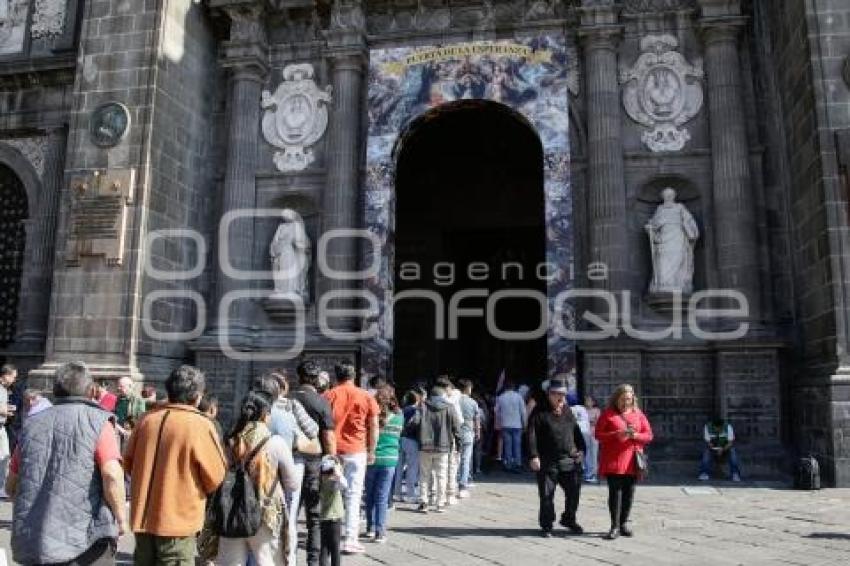 CATEDRAL . PUERTA DEL PERDÓN