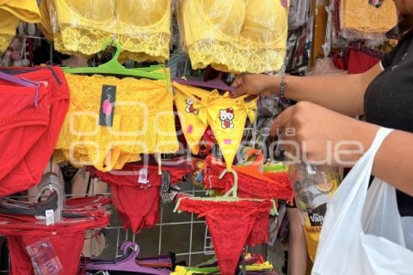 TLAXCALA . LENCERÍA ROJA Y AMARILLA