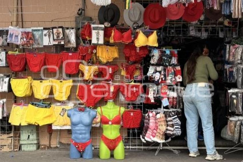 TLAXCALA . LENCERÍA ROJA Y AMARILLA