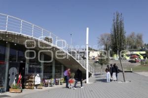 TURISTAS . LOS FUERTES