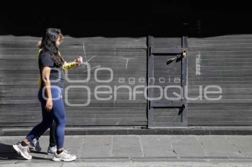 AÑO NUEVO . LOCALES CERRADOS