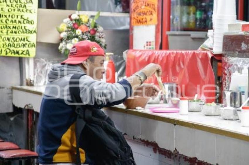 AÑO NUEVO . COMENSALES