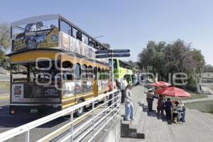 TURISTAS . LOS FUERTES