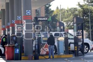 ECONOMÍA . GASOLINA