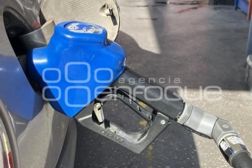 ECONOMÍA . GASOLINA