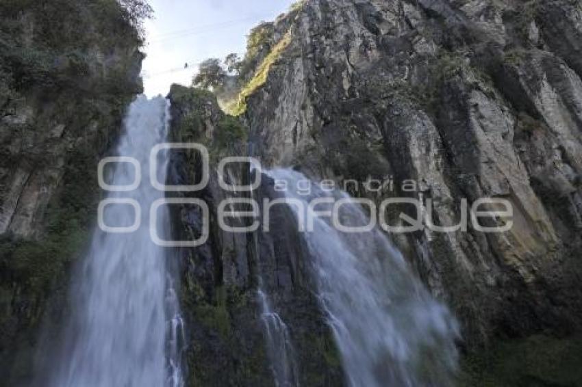 TURISMO . SALTO DE QUETZALAPAN