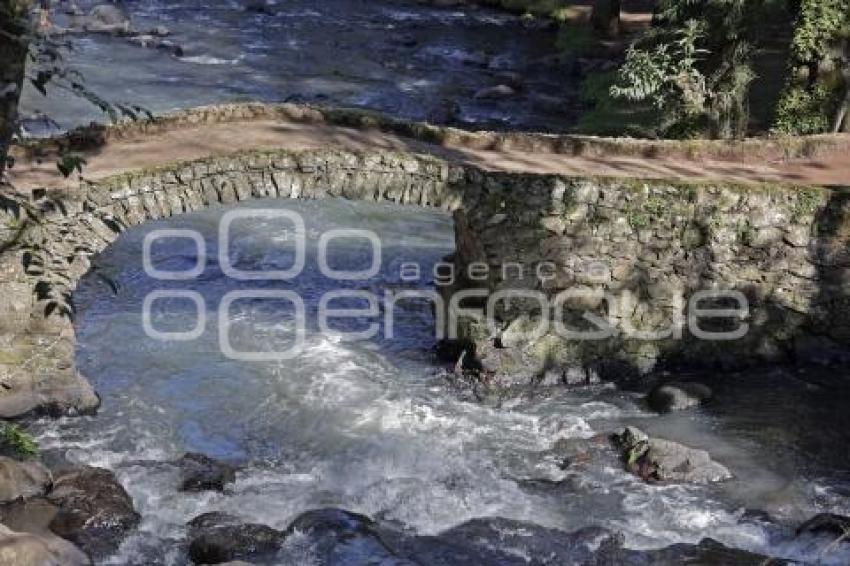 TURISMO . SALTO DE QUETZALAPAN