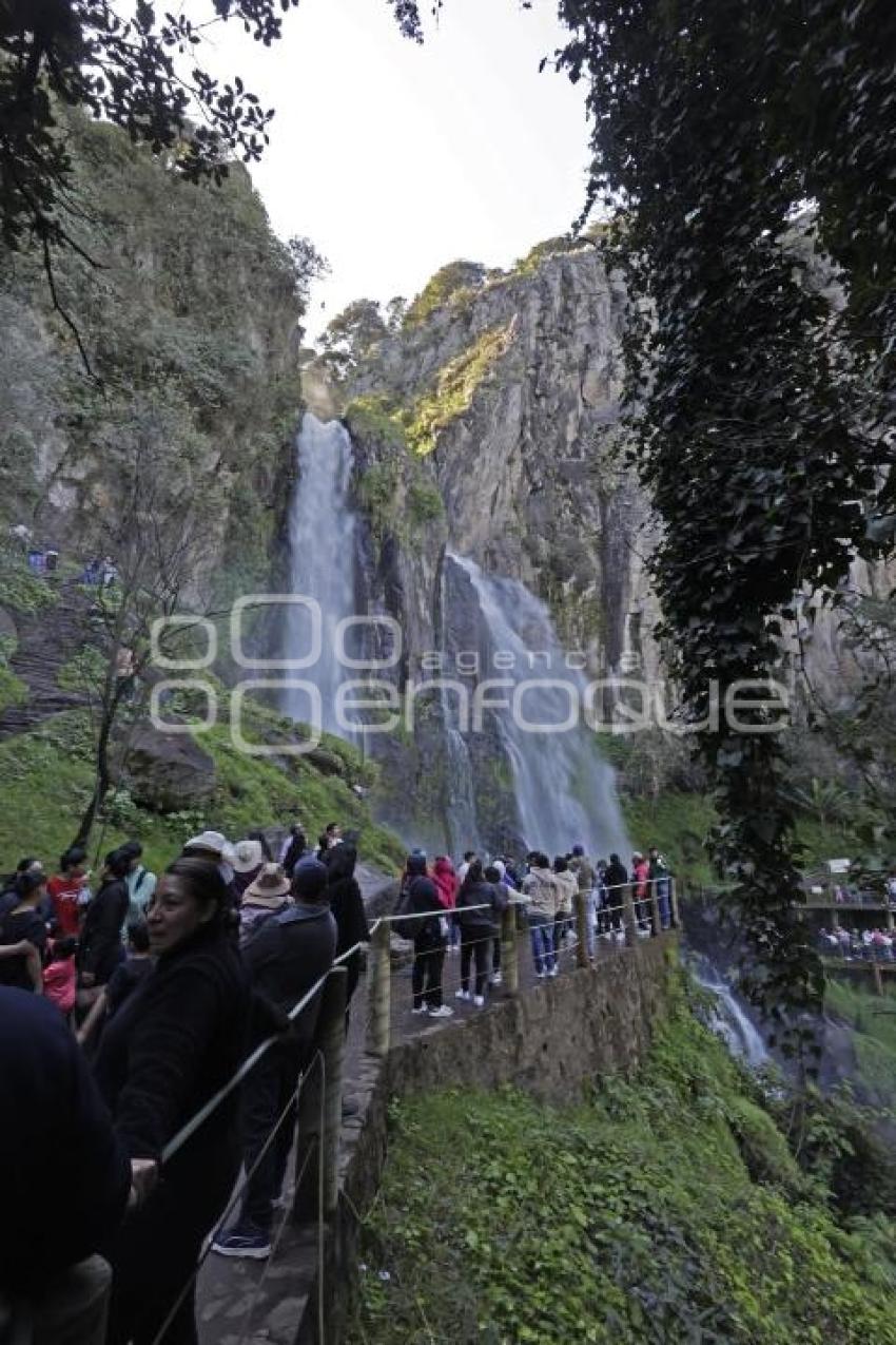 TURISMO . SALTO DE QUETZALAPAN