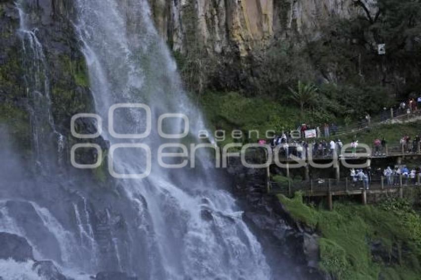 TURISMO . SALTO DE QUETZALAPAN